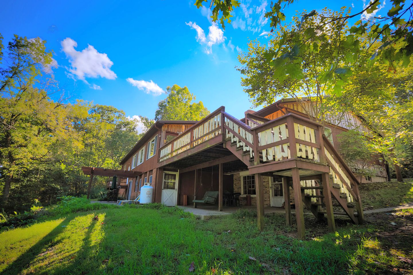 Secluded Cabin Rental for a Large Group Getaway on the Shenandoah River near Luray, Virginia