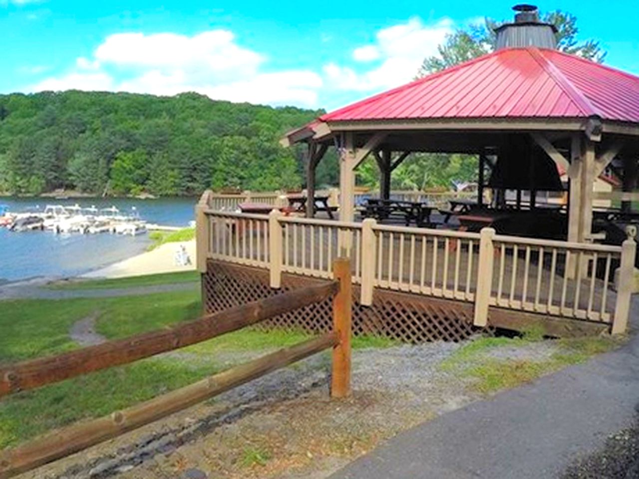 Secluded Cabin The Poconos, Pennsylvania Glamping Hub