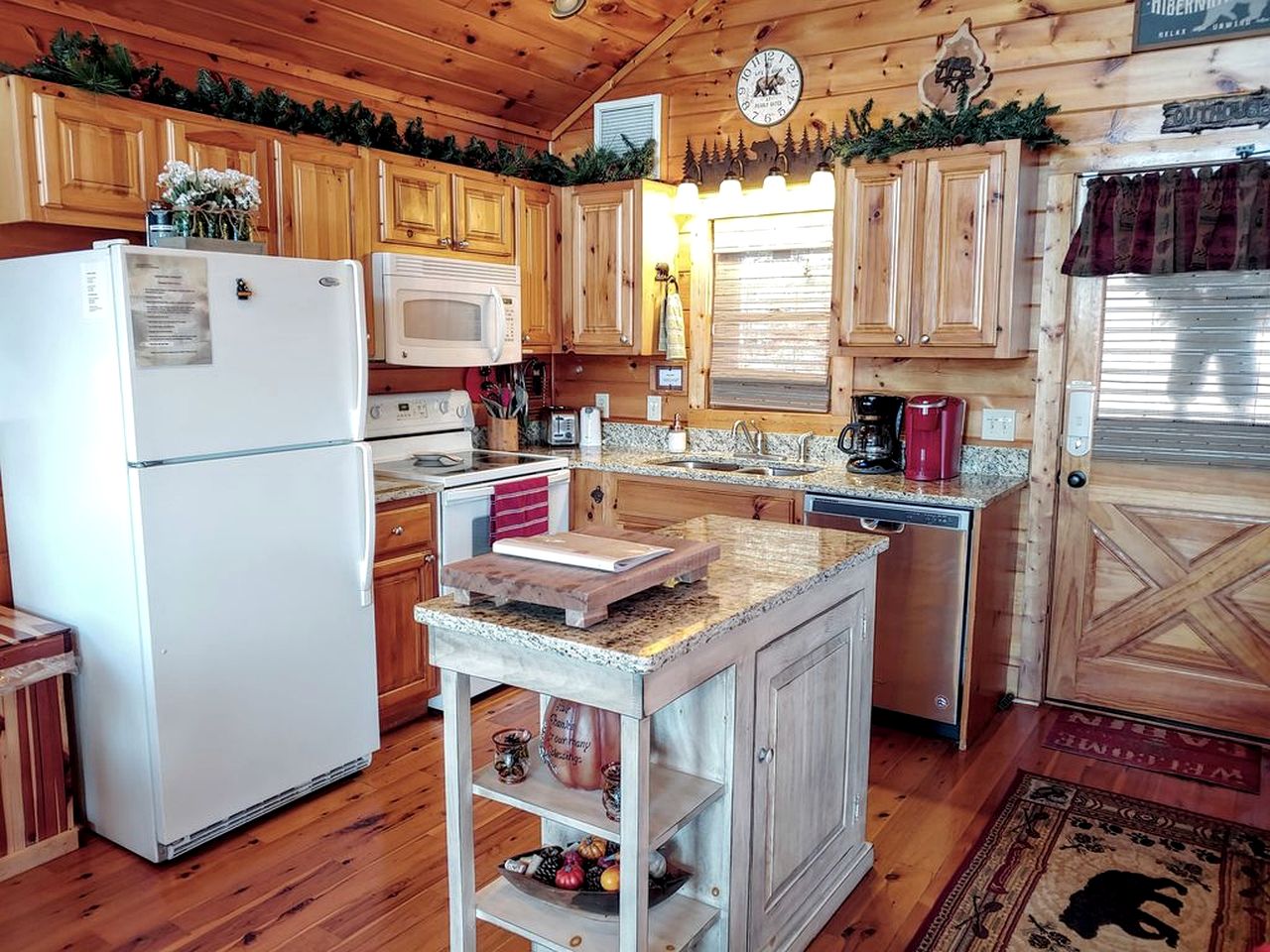 Secluded Cabin with Spectacular Views in Sevierville, Tennessee
