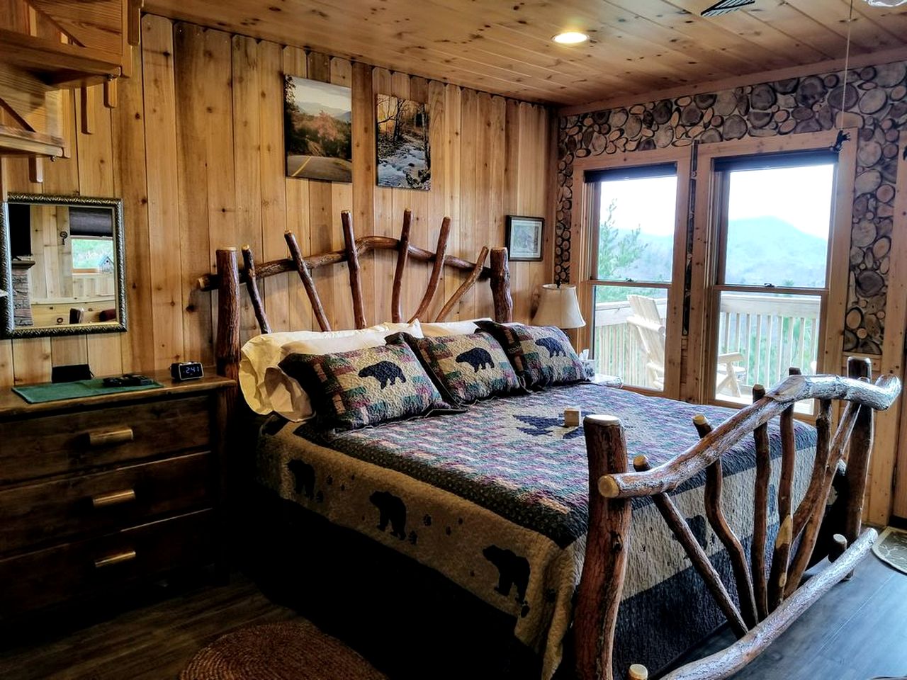 Secluded Cabin with Spectacular Views in Sevierville, Tennessee