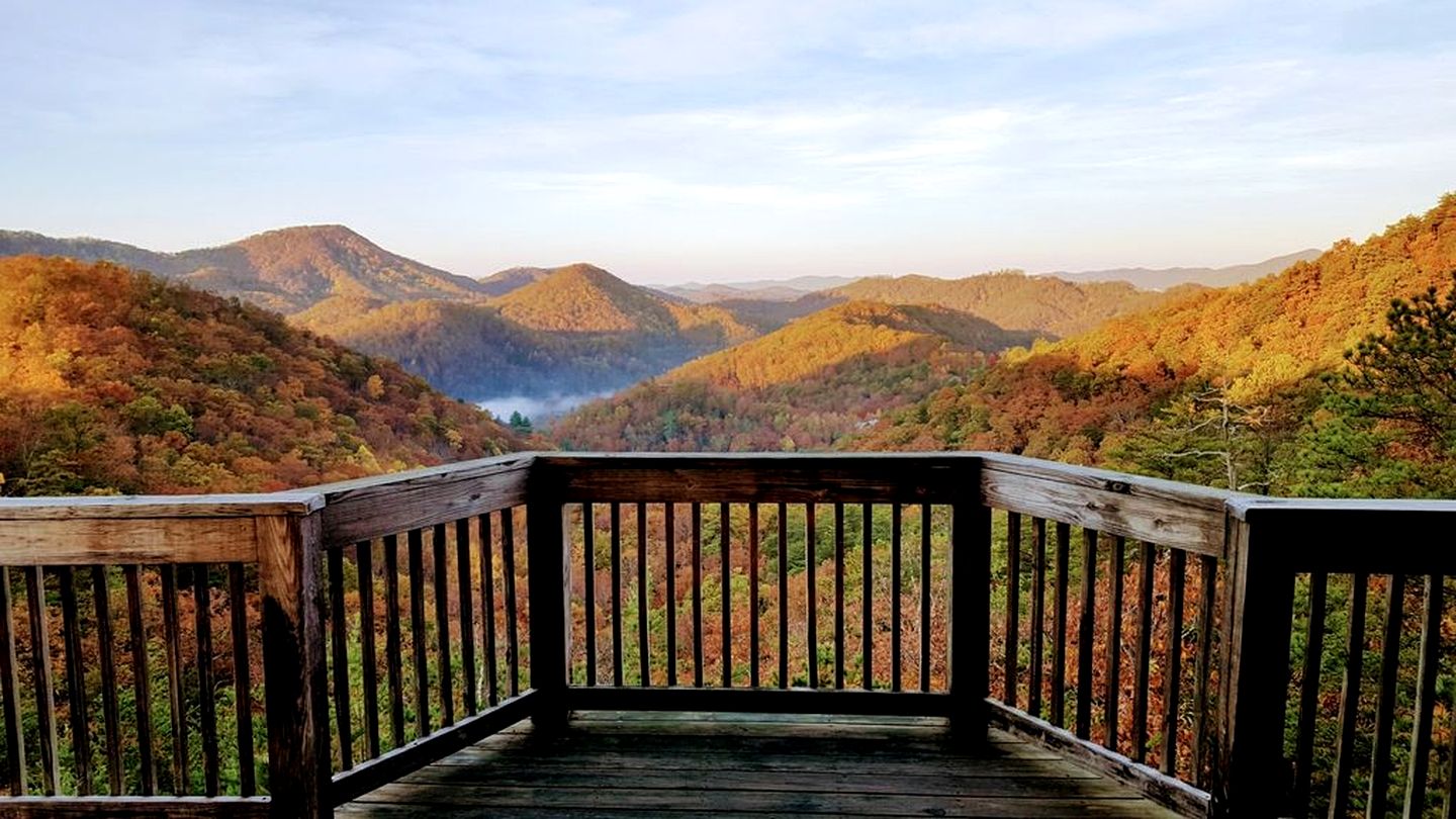 Secluded Cabin with Spectacular Views in Sevierville, Tennessee