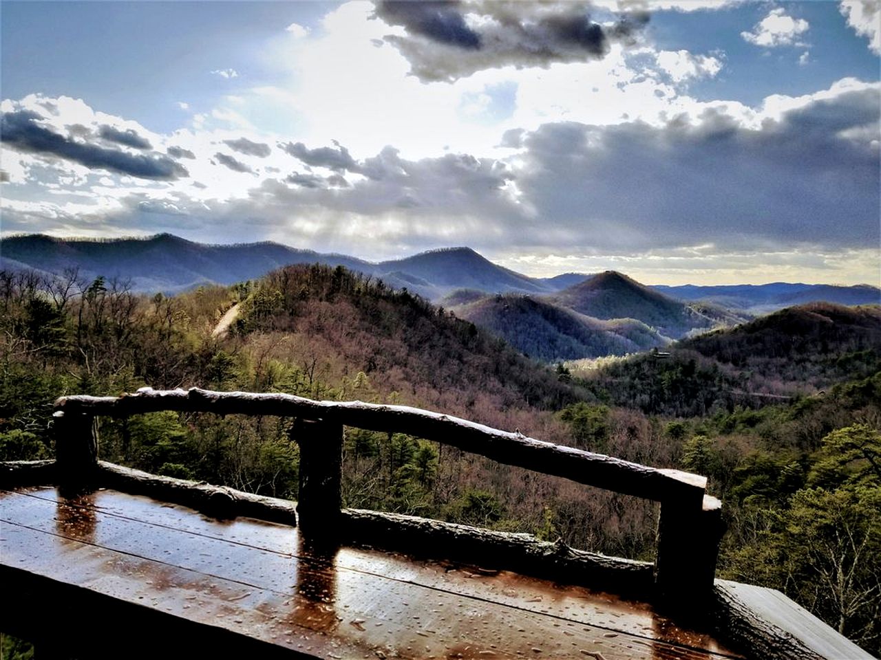 Secluded Cabin with Spectacular Views in Sevierville, Tennessee