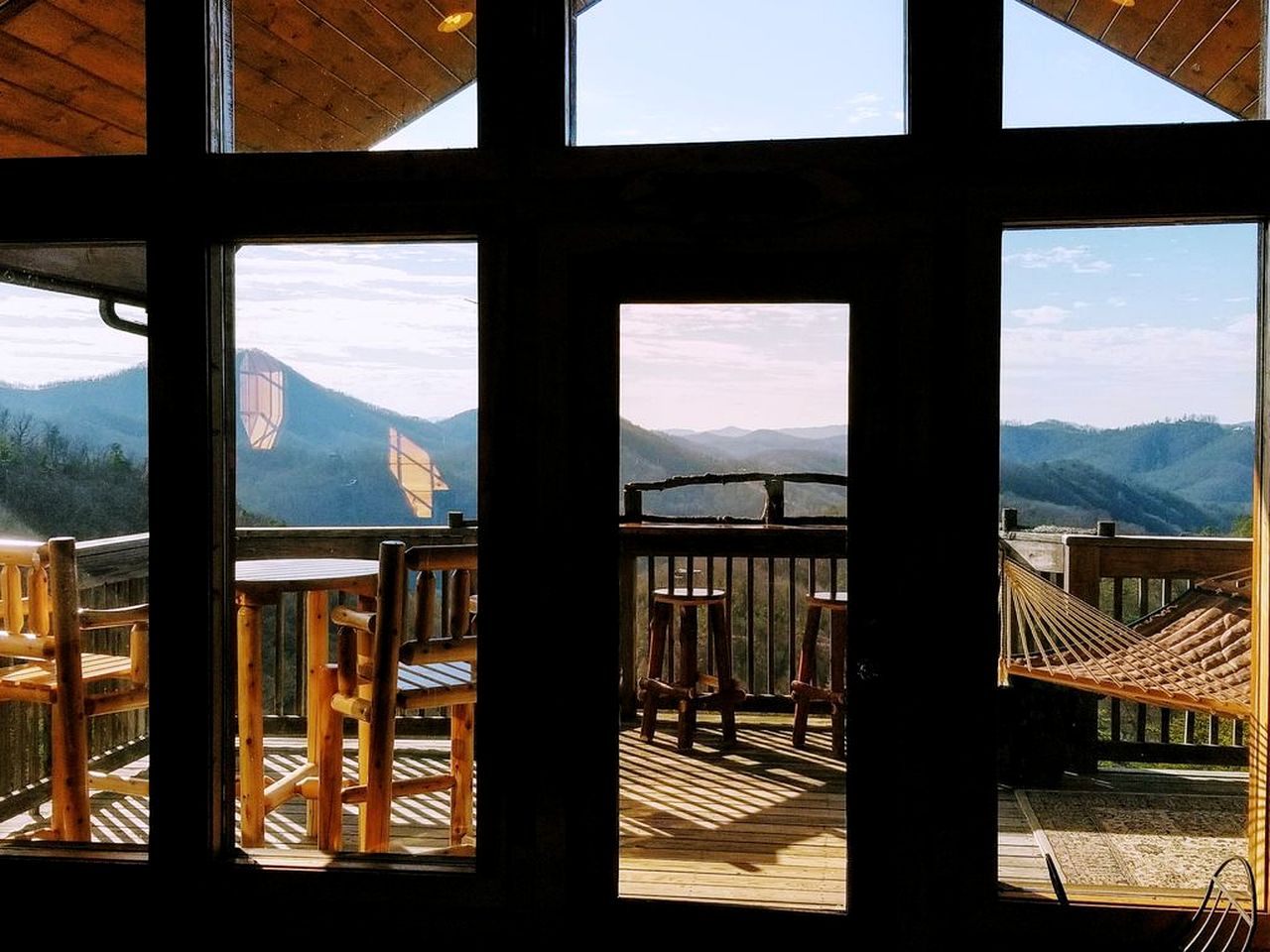 Secluded Cabin with Spectacular Views in Sevierville, Tennessee
