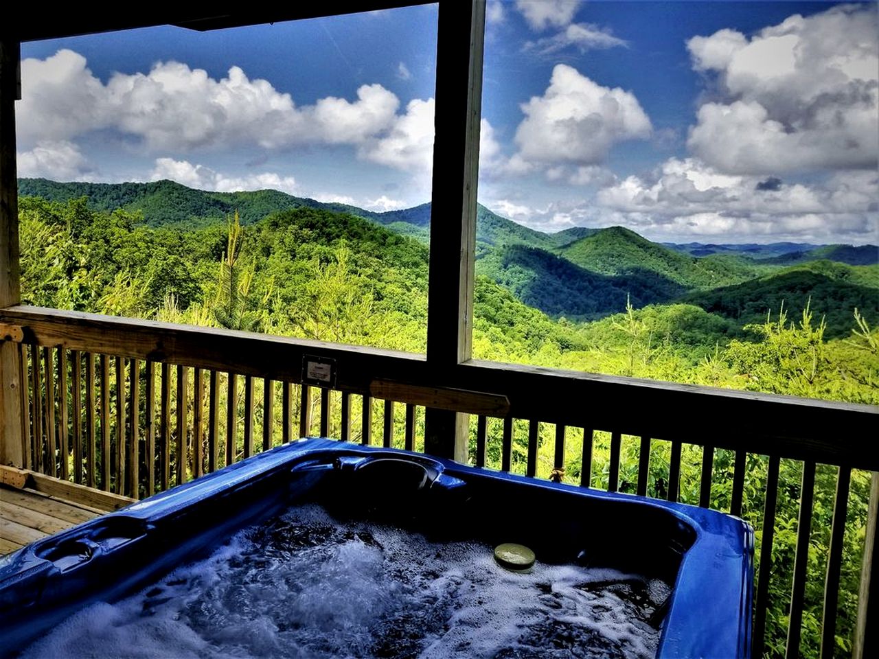 Secluded Cabin with Spectacular Views in Sevierville, Tennessee