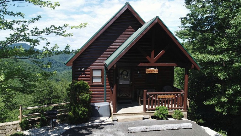 Secluded Cabin with Spectacular Views in Sevierville, Tennessee