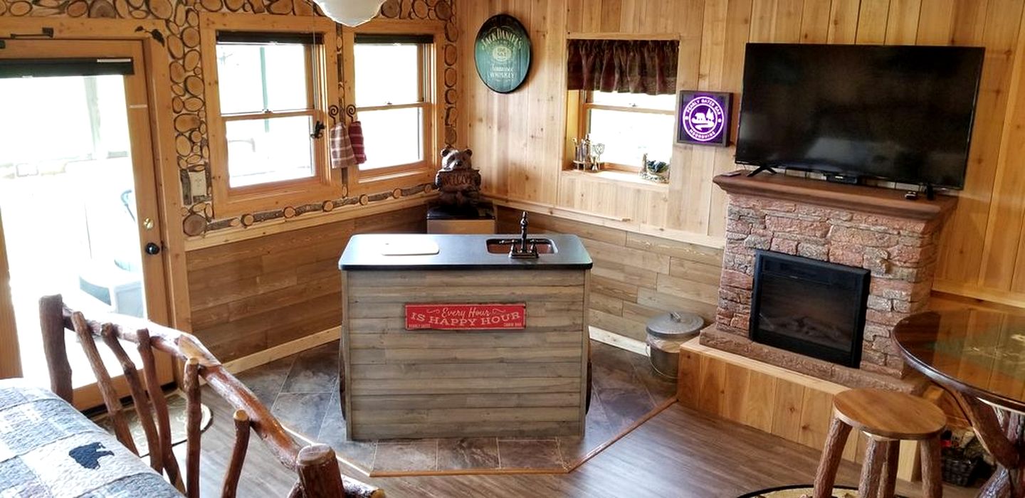 Secluded Cabin with Spectacular Views in Sevierville, Tennessee