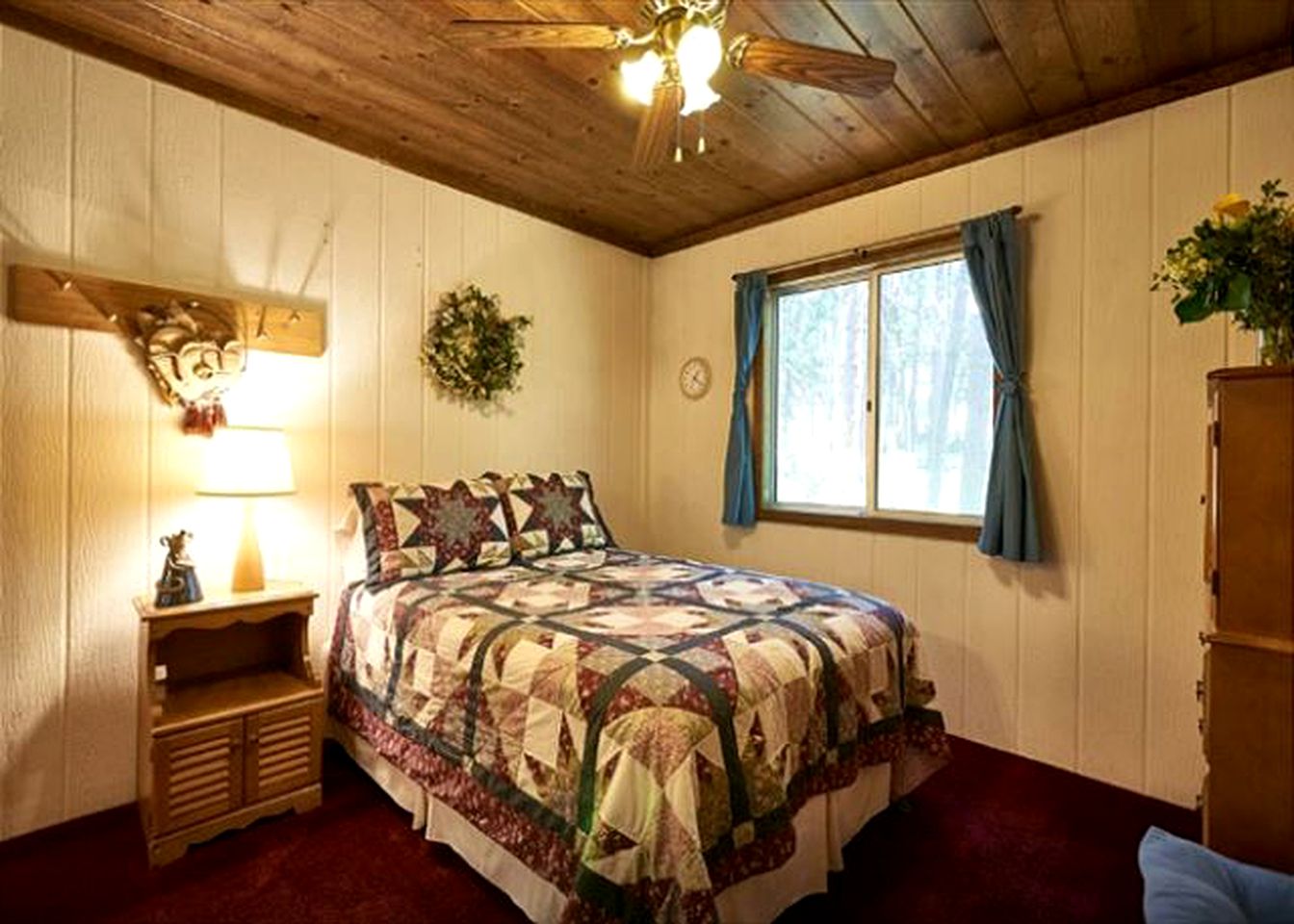 Secluded Cabin Surrounded By Pine Trees in Idyllwild, California