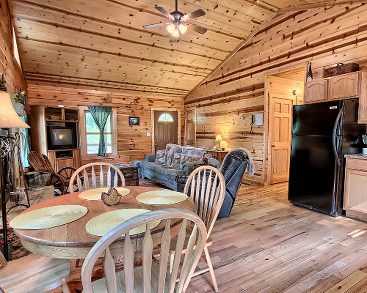 Secluded Cabin Rental Tucked Away in the Countryside near Hocking Hills Park, Ohio