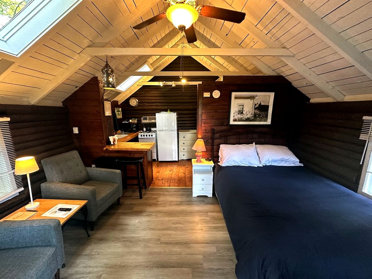 Secluded Cottage Getaway with Kitchenette near Lincolnville, Maine