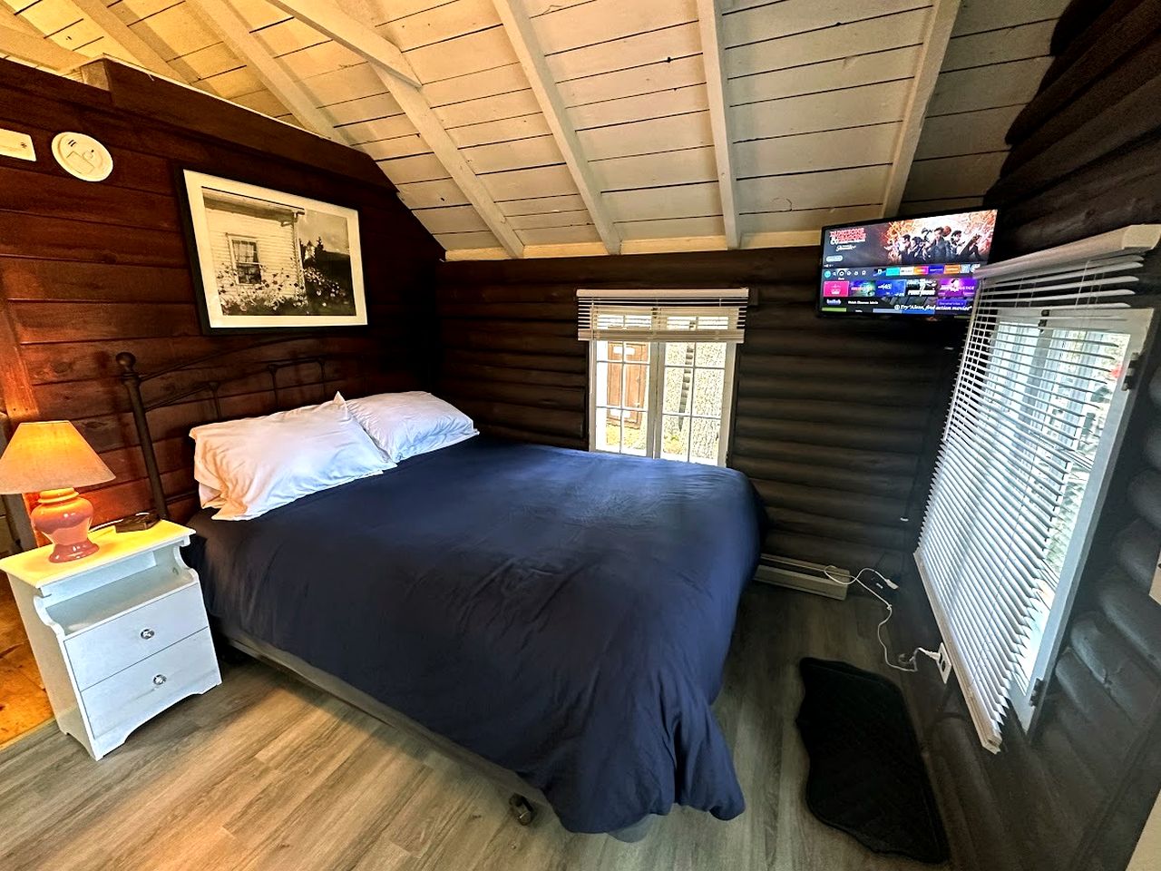 Secluded Cottage Getaway with Kitchenette near Lincolnville, Maine