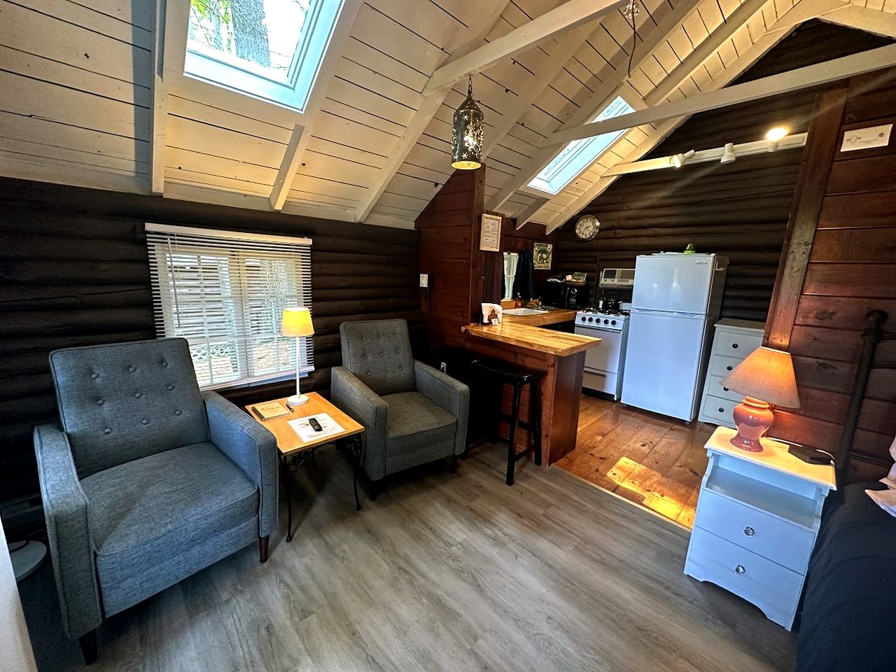 Secluded Cottage Getaway with Kitchenette near Lincolnville, Maine