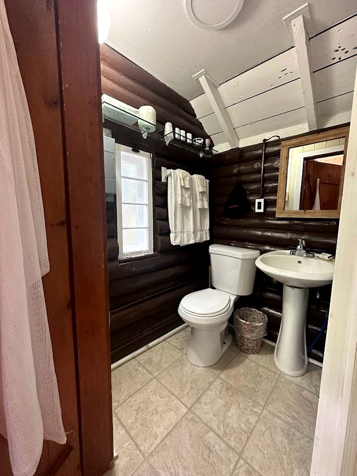 Secluded Cottage Getaway with Kitchenette near Lincolnville, Maine