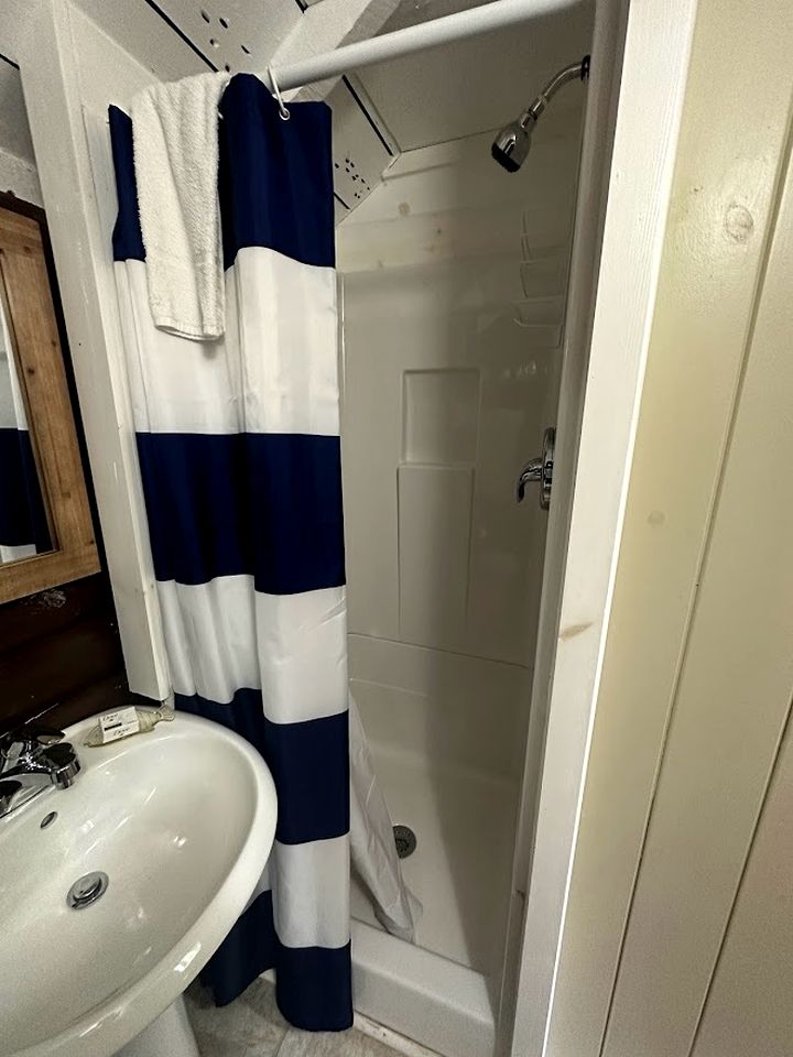 Secluded Cottage Getaway with Kitchenette near Lincolnville, Maine