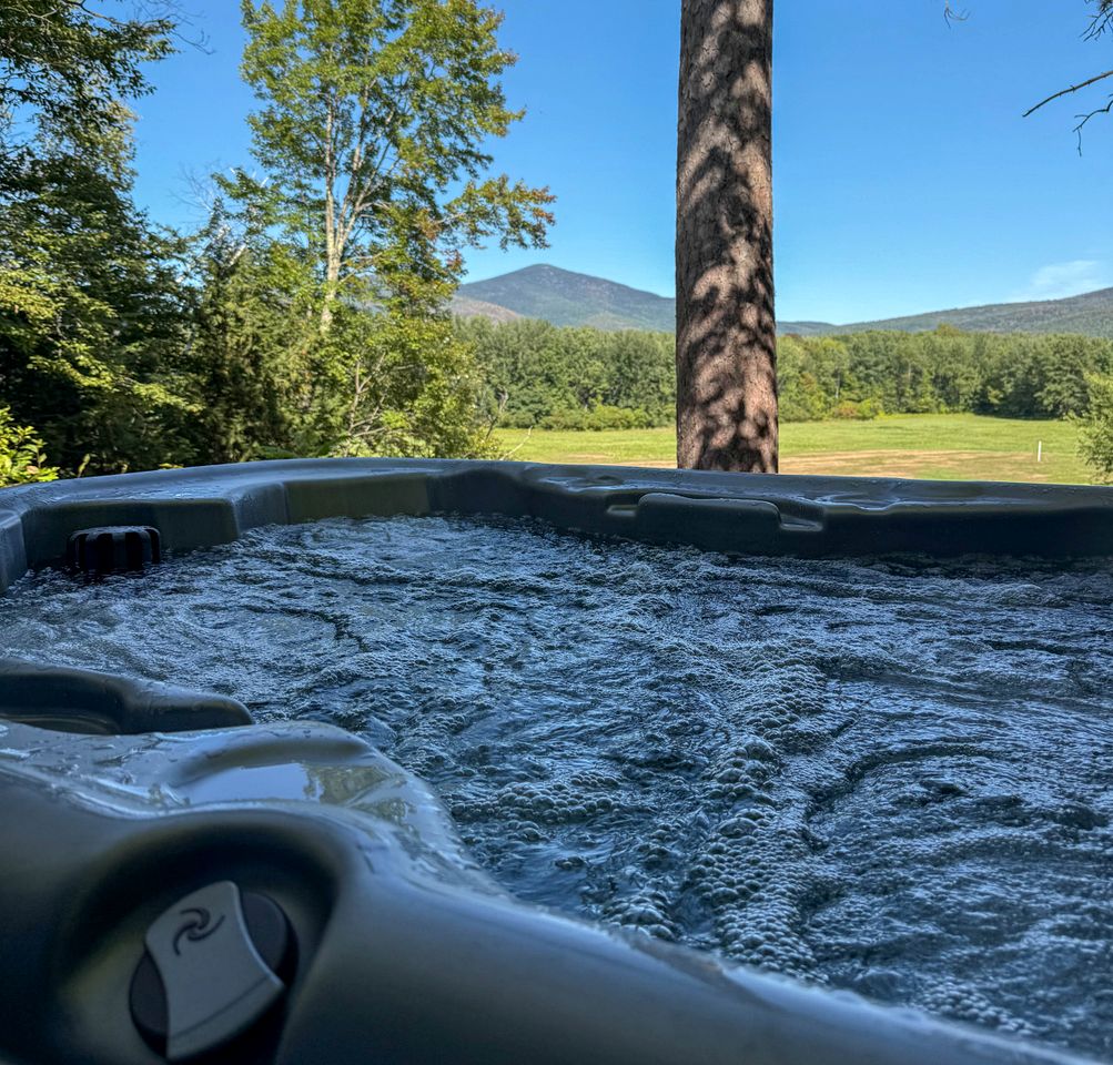 Secluded Cottage with Incredible Views of Cranmore Mountain, Perfect for a Glamping Weekend in the White Mountains, New Hampshire