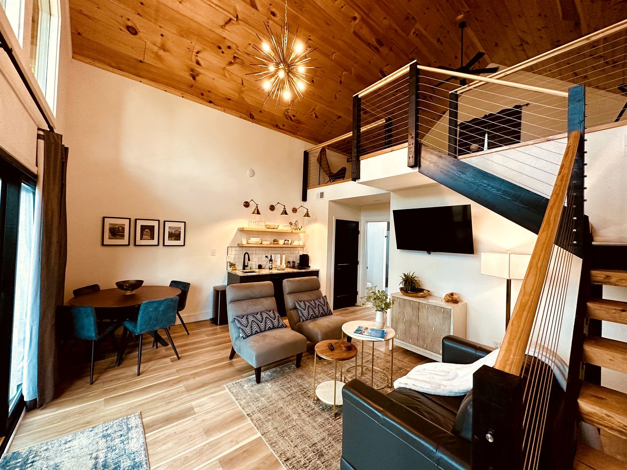 Secluded Cottage Nestle in the Woods in Sevierville, Tennessee