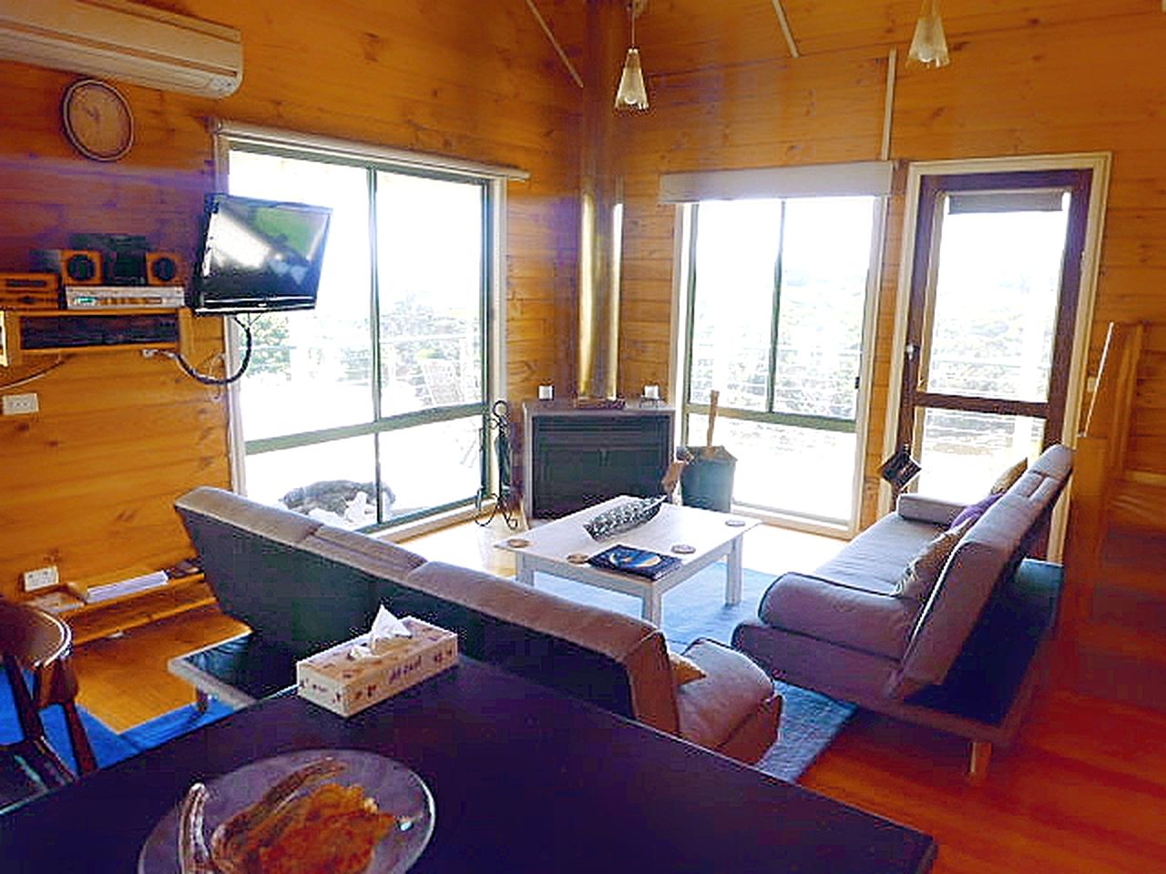 Secluded Cottage Rental near Palana Beach on Flinders Island, Tasmania