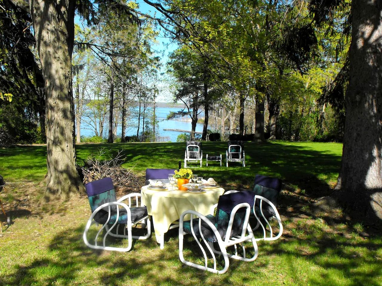 Secluded Cottage Rental on Lovely Lake near Rochester, New York