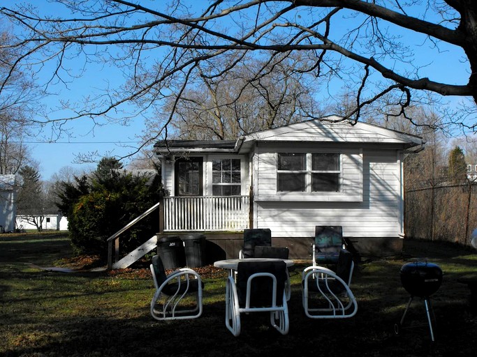 Secluded Cottage Rental on Lovely Lake near Rochester, New York