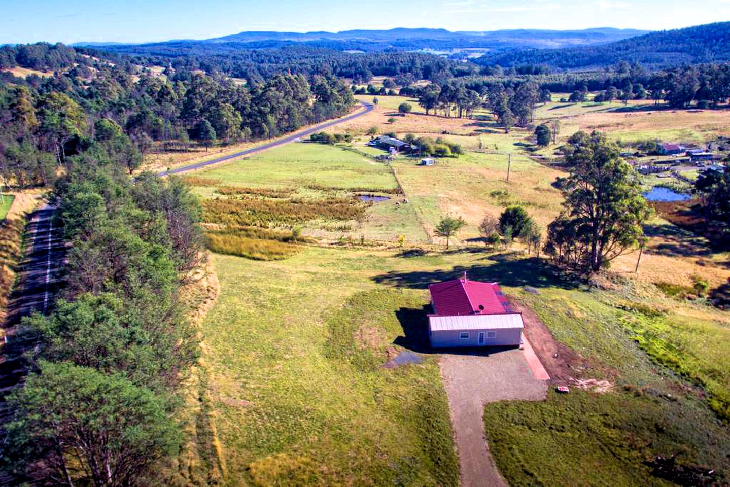 Secluded Cottage Rental Tucked Away in the Countryside near Deloraine, Tasmania