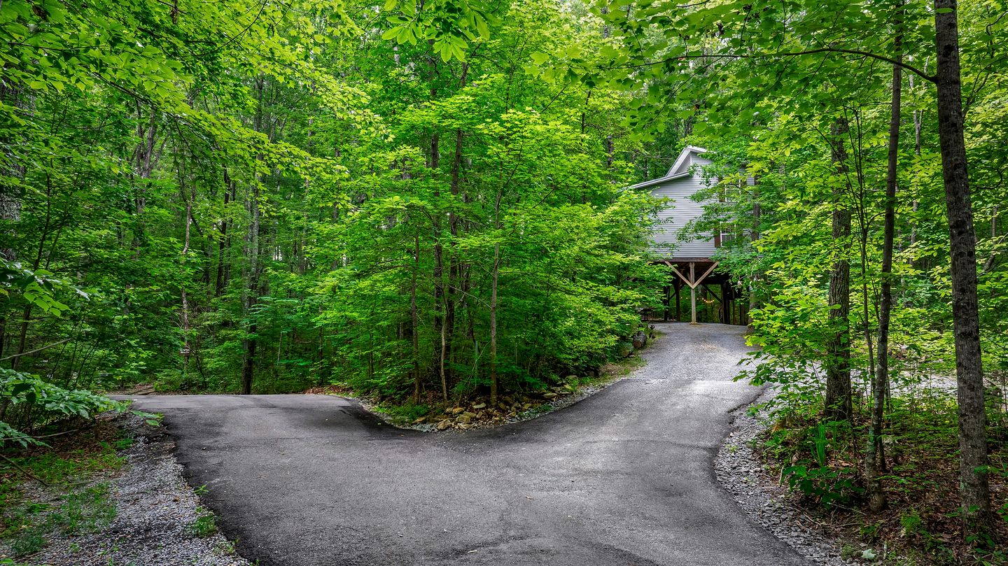 Secluded Cozy Wooden Cabin in Fort Payne, Alabama