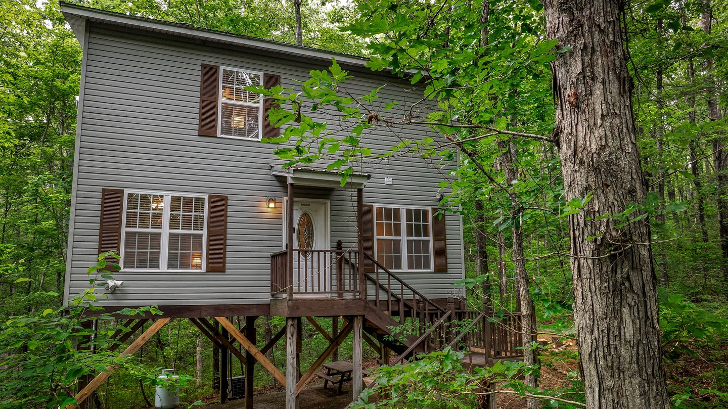 Secluded Cozy Wooden Cabin in Fort Payne, Alabama