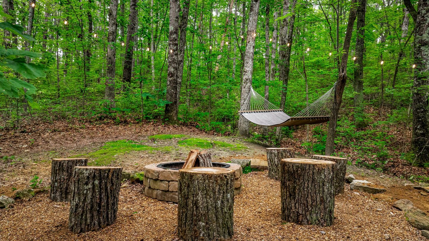 Secluded Cozy Wooden Cabin in Fort Payne, Alabama