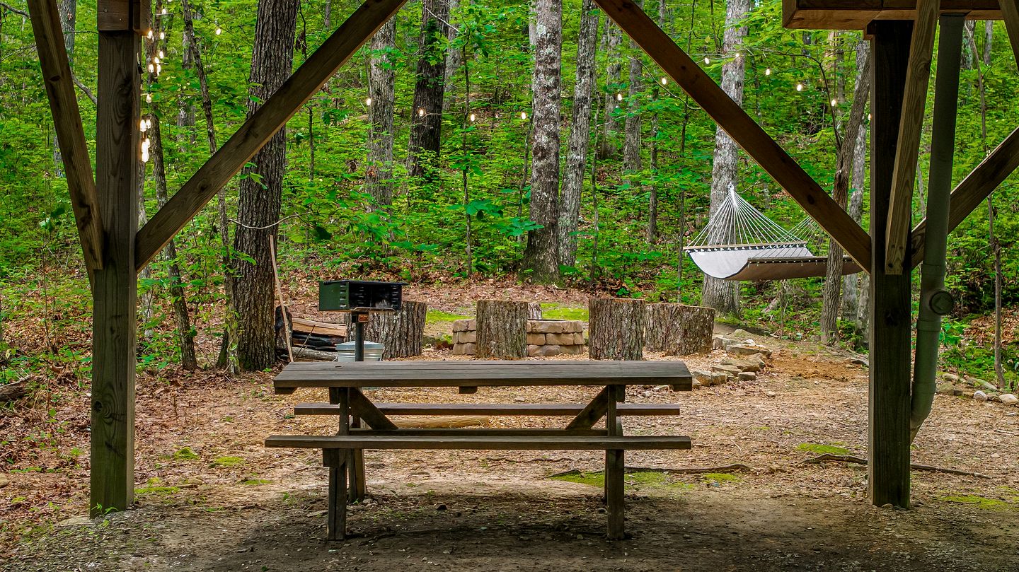 Secluded Cozy Wooden Cabin in Fort Payne, Alabama