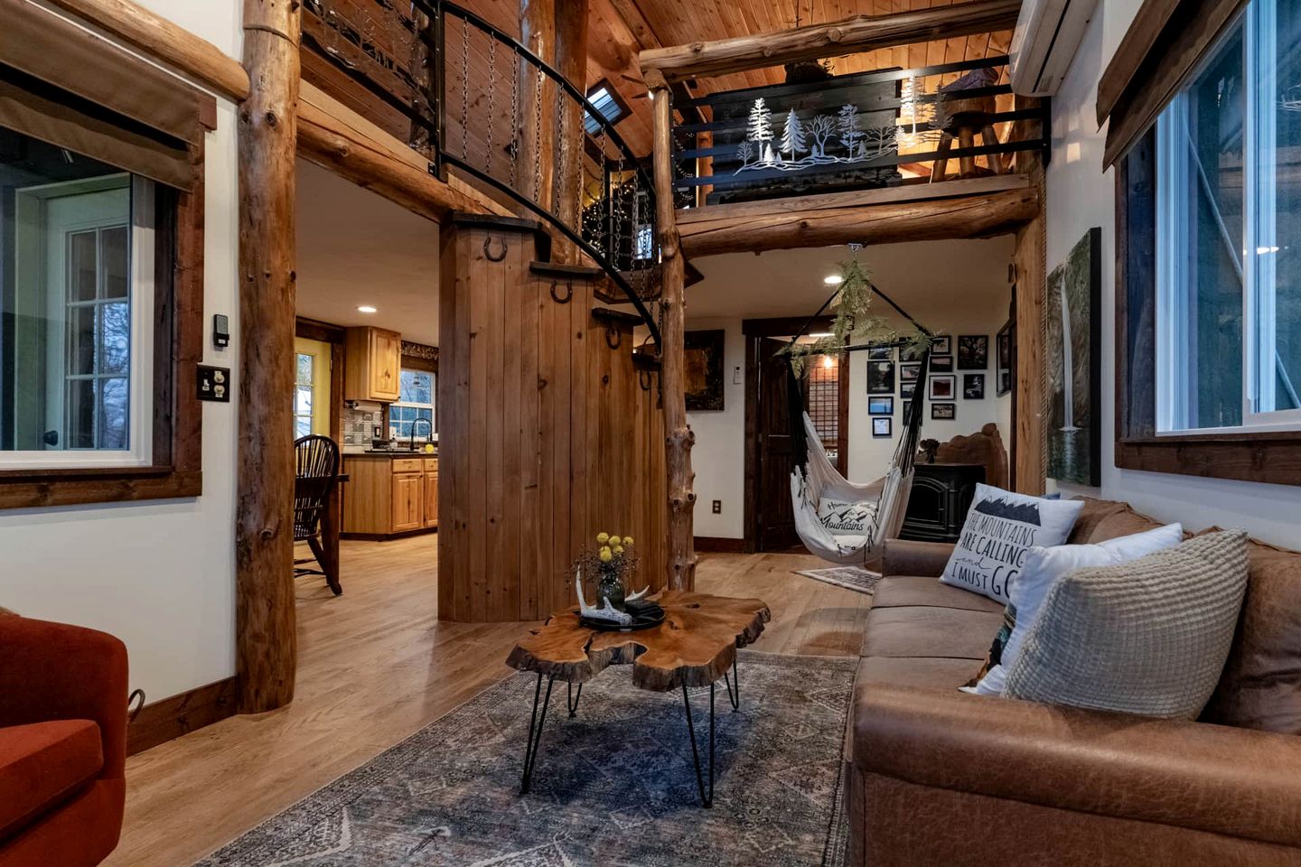 Secluded Delight: Unplug and Reconnect in a Special House in Lake Toxaway's Woods