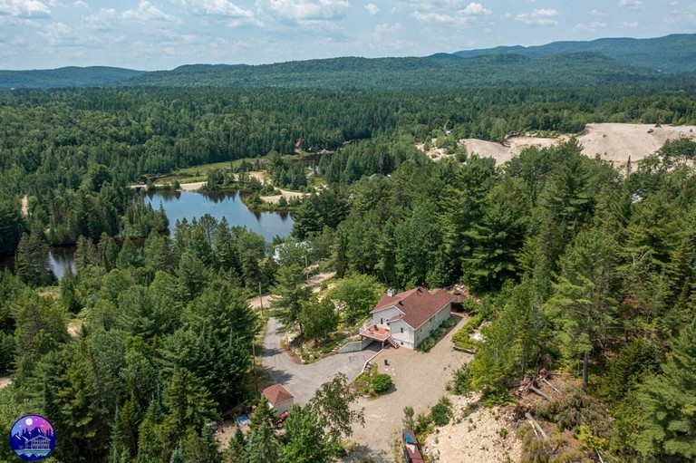 Cabins (Canada, Saint Come, Quebec)