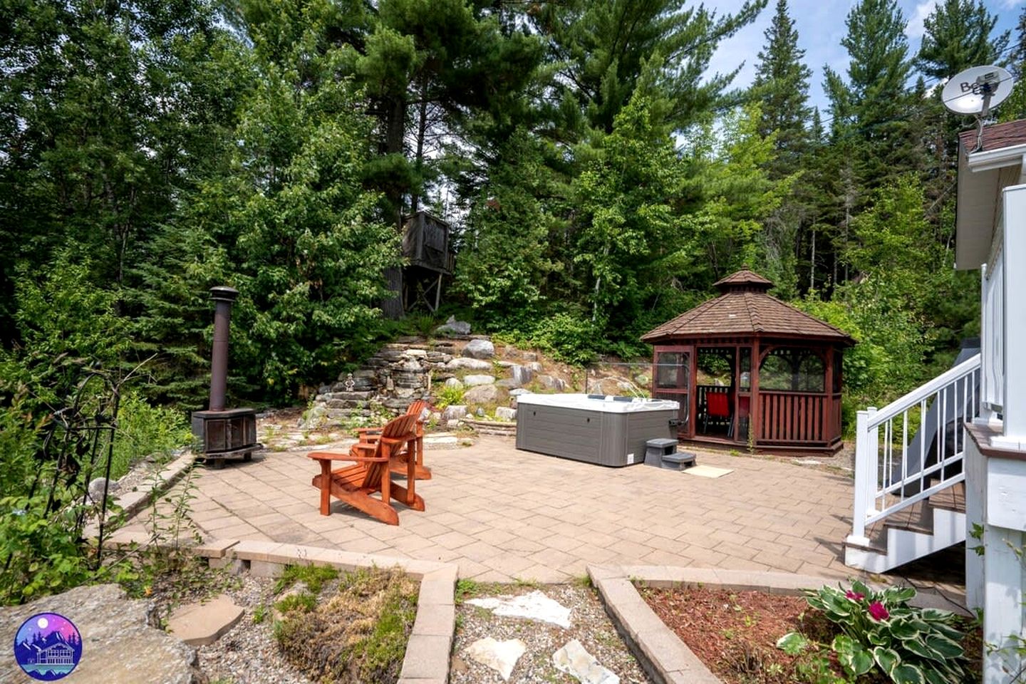 Secluded Dog-Friendly Cabin with Incredible Outdoor Living Area in Saint Come, Quebec