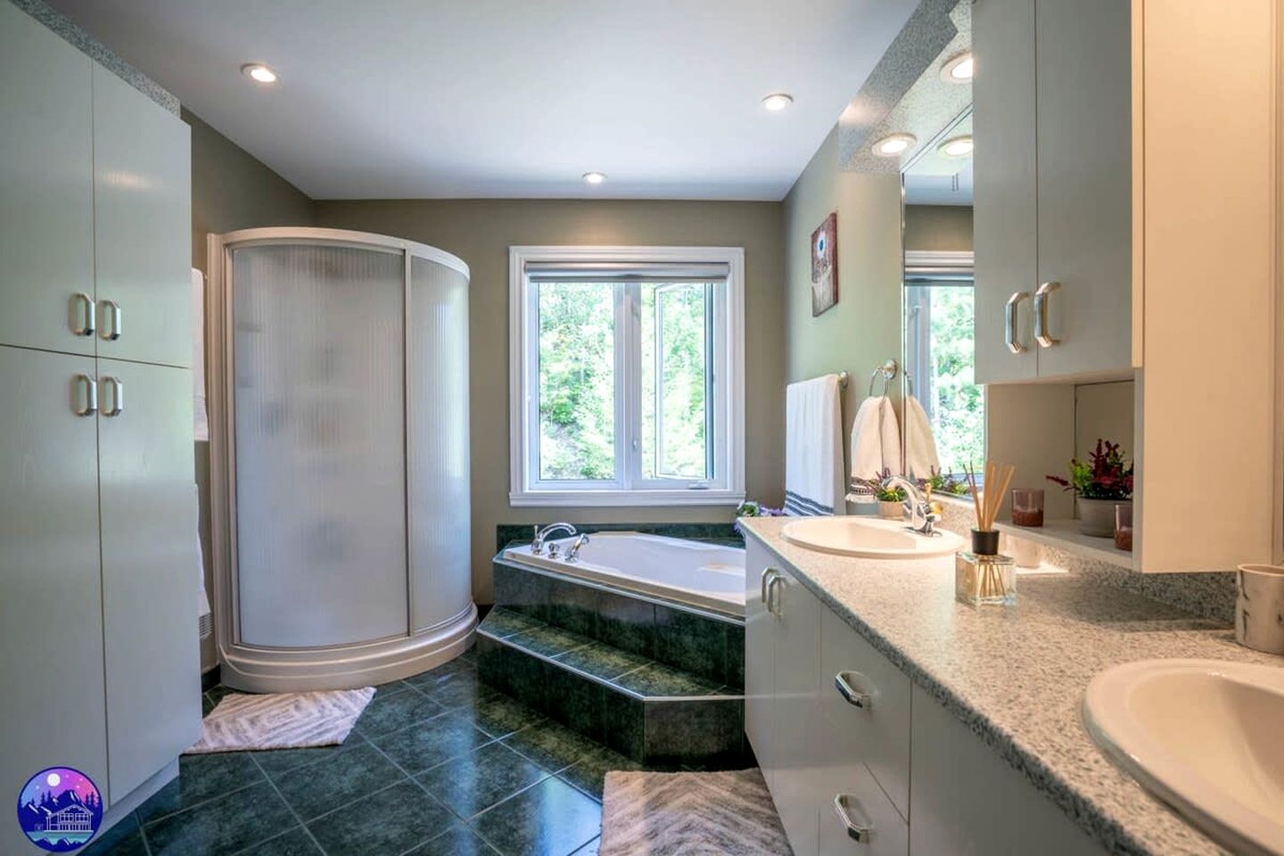 Secluded Dog-Friendly Cabin with Incredible Outdoor Living Area in Saint Come, Quebec