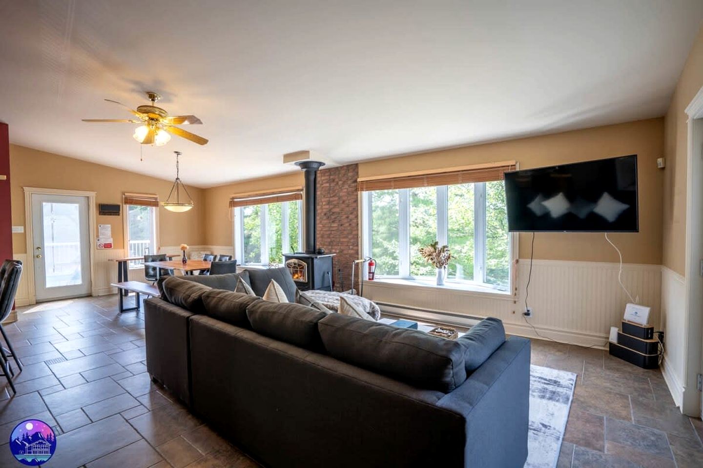 Secluded Dog-Friendly Cabin with Incredible Outdoor Living Area in Saint Come, Quebec
