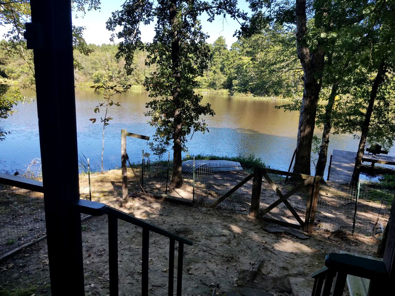 Peaceful Lakeside Weekend Getaway for Four in East Texas