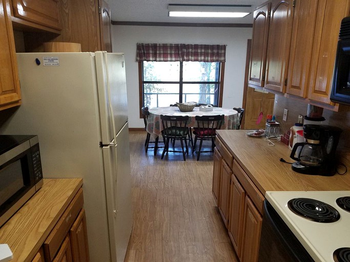 Cabins (Linden, Texas, United States)