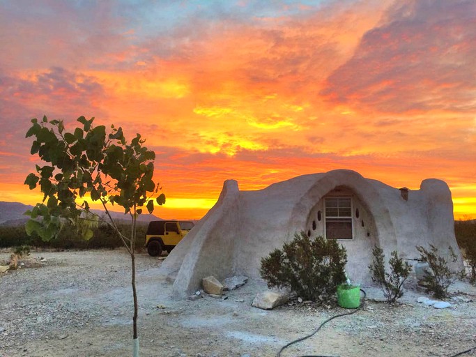 Bubbles & Domes (Terlingua, Texas, United States)