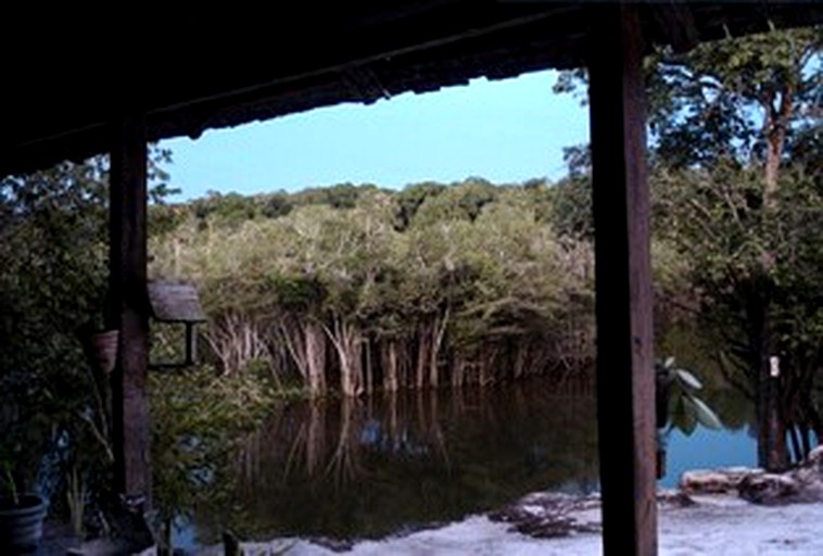 Huts (Manaus, Amazonas, Brazil)