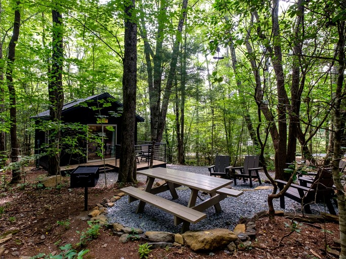 Cabins (United States of America, Transylvania County, North Carolina)