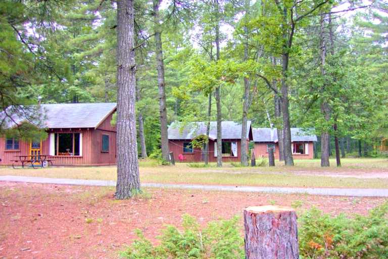 Oakapiney Beach Cottages, Cabins 45525, Ossineke Township, United