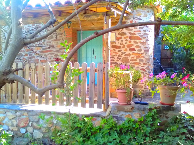 Cottages (El Jiniebro, Extremadura, Spain)