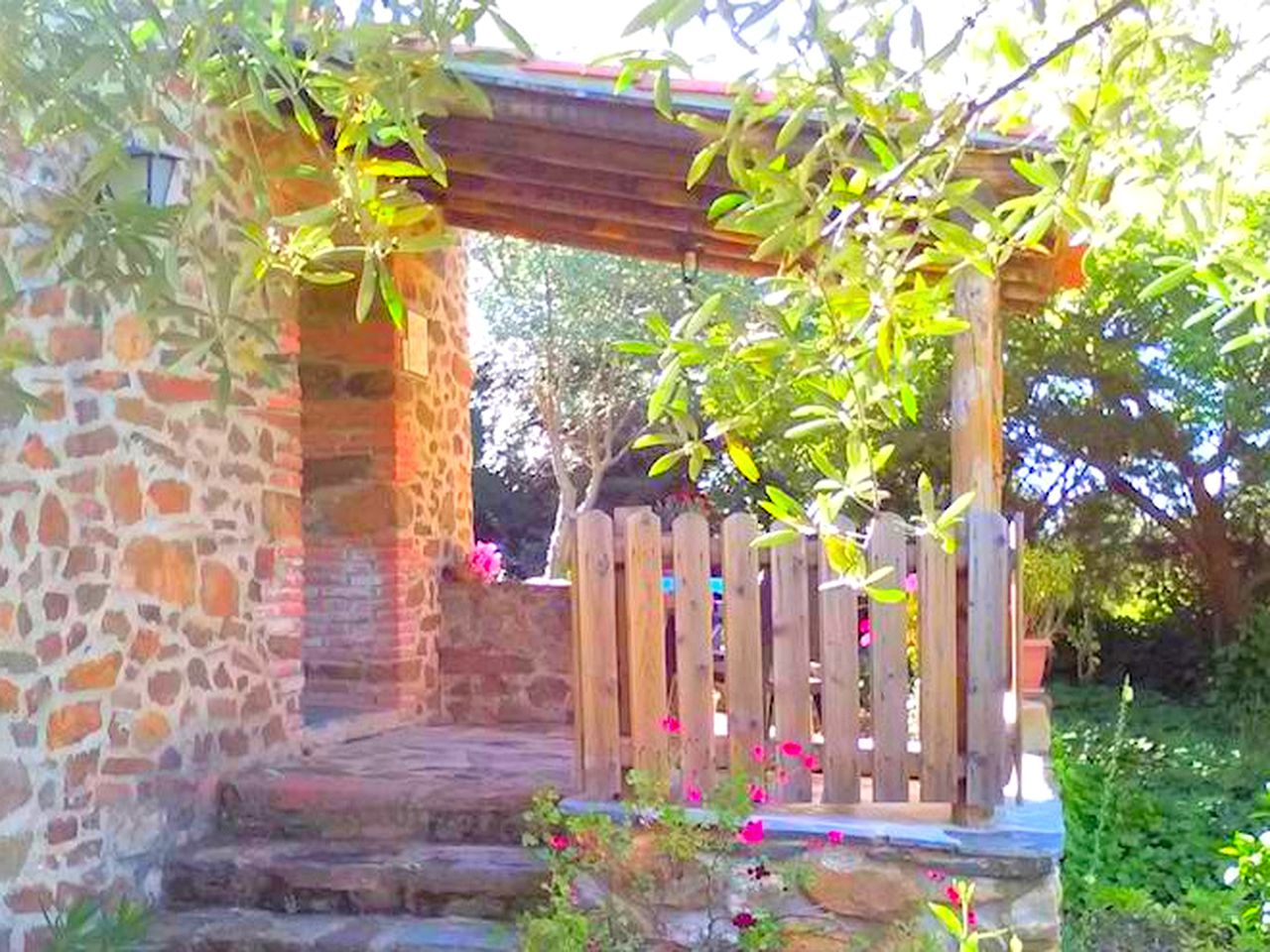 Secluded Getaway for Two in Rustic Studio Rental in Extremadura, Spain