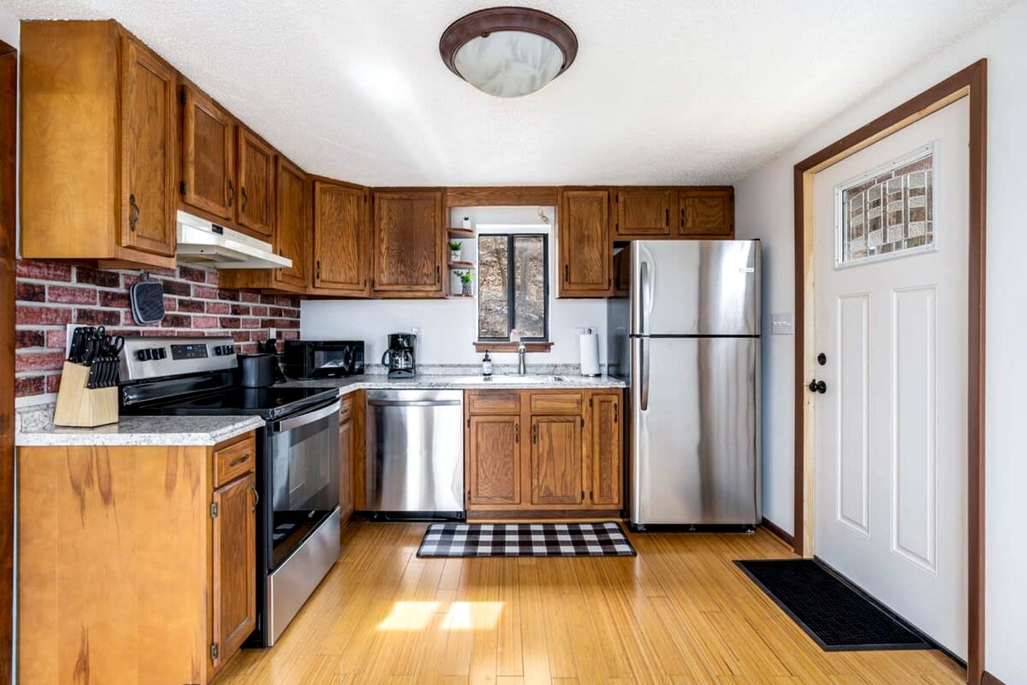 Mountainside Chalet-Cabin with Hot Tub, Large Deck, Fire Pit and Grill - Everything You Need for Your Gerrardstown, WV Getaway