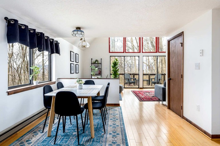 Cabins (United States of America, Gerrardstown, West Virginia)