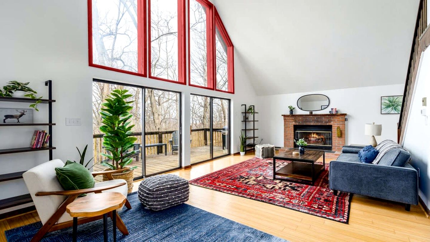 Mountainside Chalet-Cabin with Hot Tub, Large Deck, Fire Pit and Grill - Everything You Need for Your Gerrardstown, WV Getaway