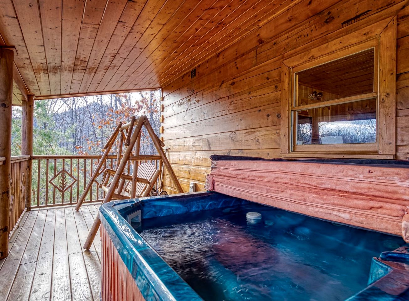 Secluded Rustic Cabin with Jacuzzi in Sevierville, Tennessee