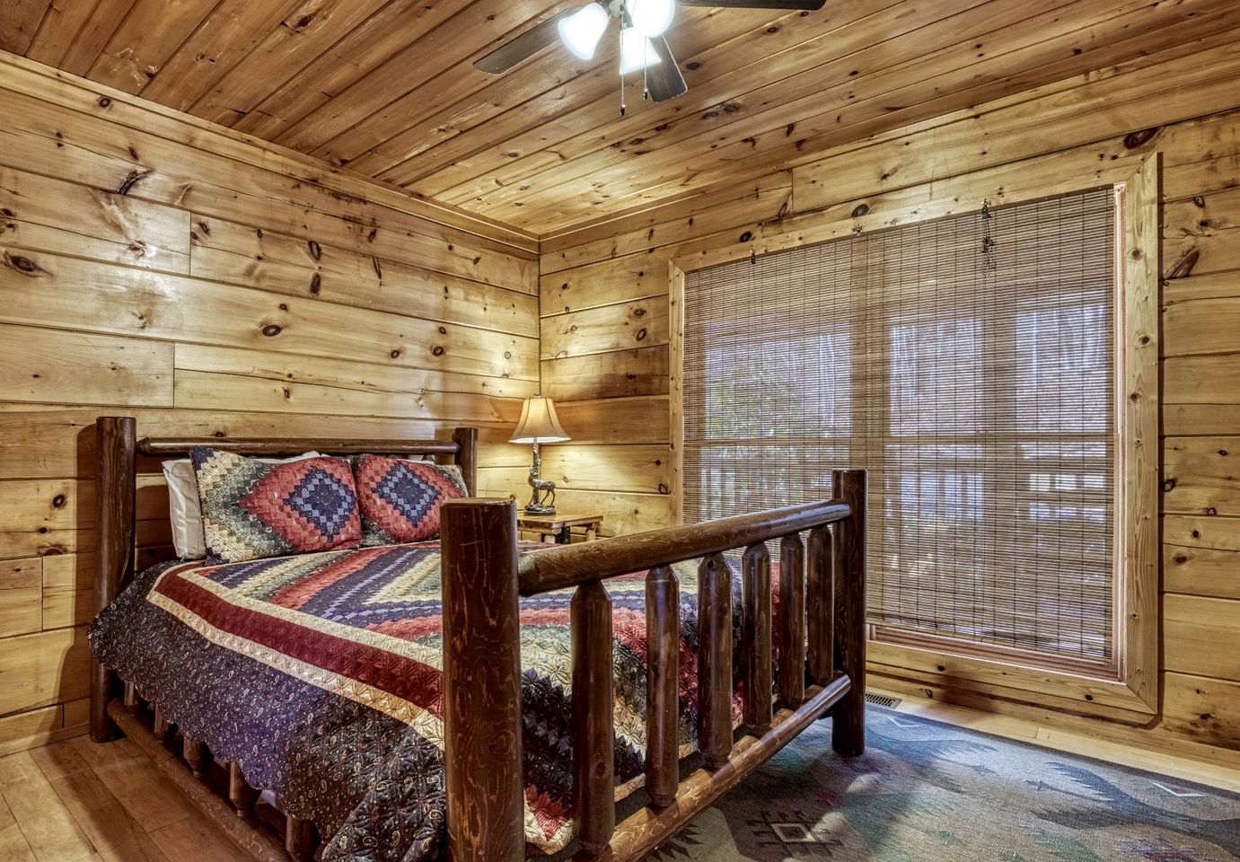 Secluded Rustic Cabin with Jacuzzi in Sevierville, Tennessee