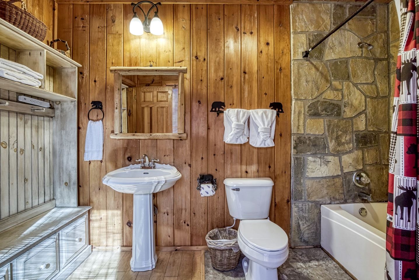 Secluded Rustic Cabin with Jacuzzi in Sevierville, Tennessee
