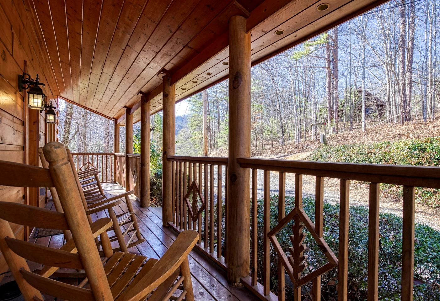 Secluded Rustic Cabin with Jacuzzi in Sevierville, Tennessee