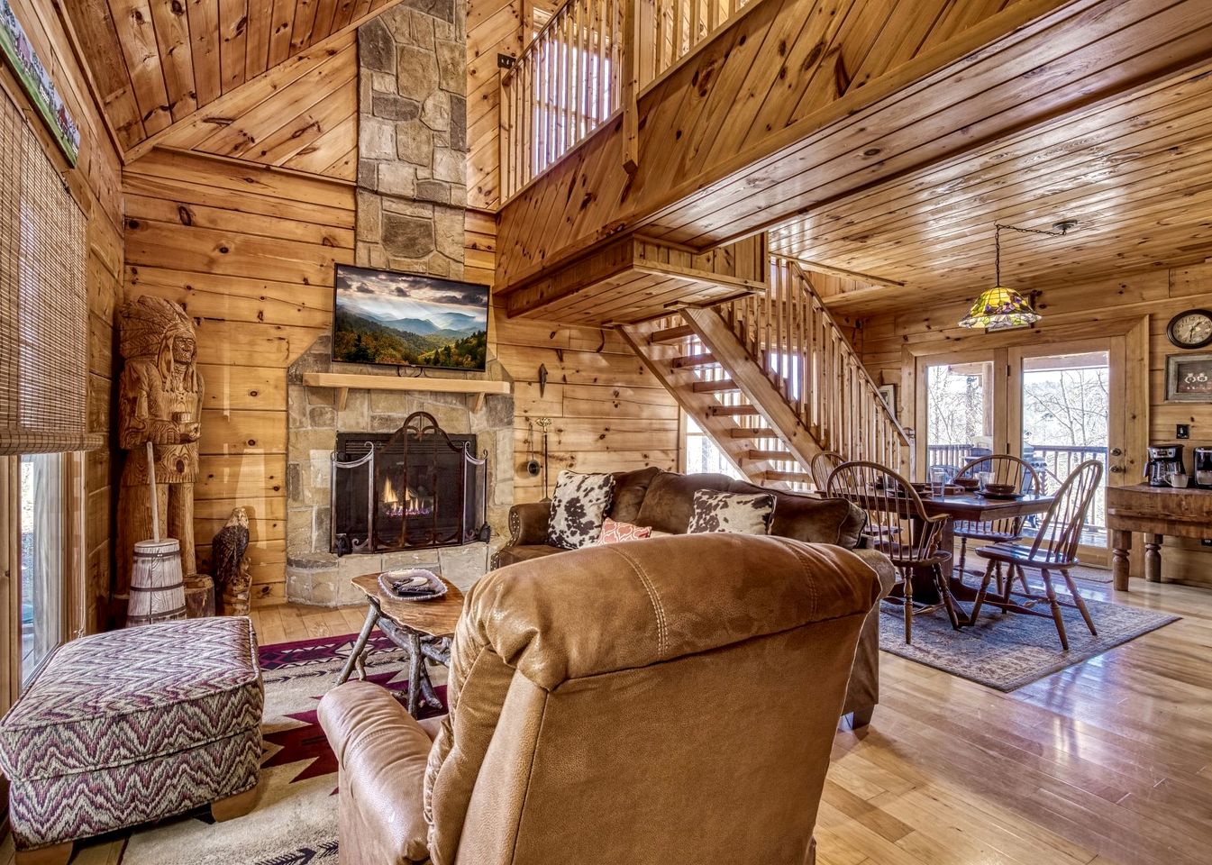 Secluded Rustic Cabin with Jacuzzi in Sevierville, Tennessee