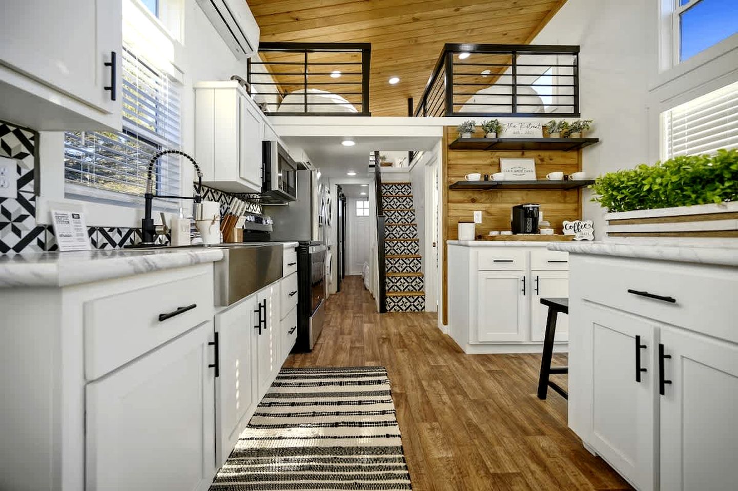 Serene Tiny Home Retreat with Sunrise Lake & Mountain Views in Pushmataha County, Oklahoma