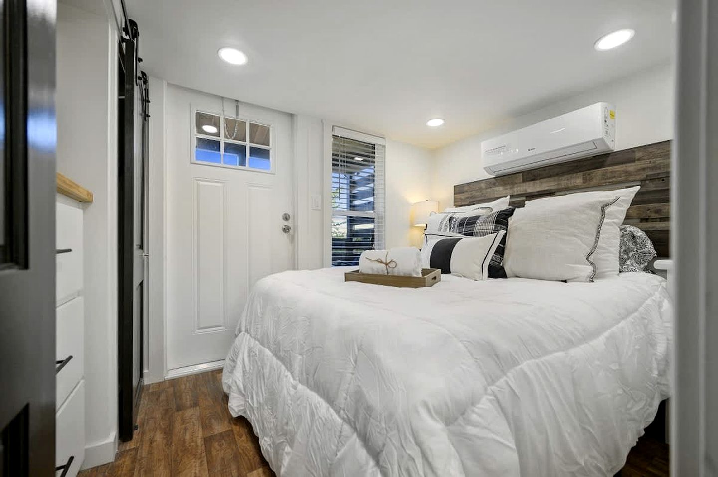 Serene Tiny Home Retreat with Sunrise Lake & Mountain Views in Pushmataha County, Oklahoma